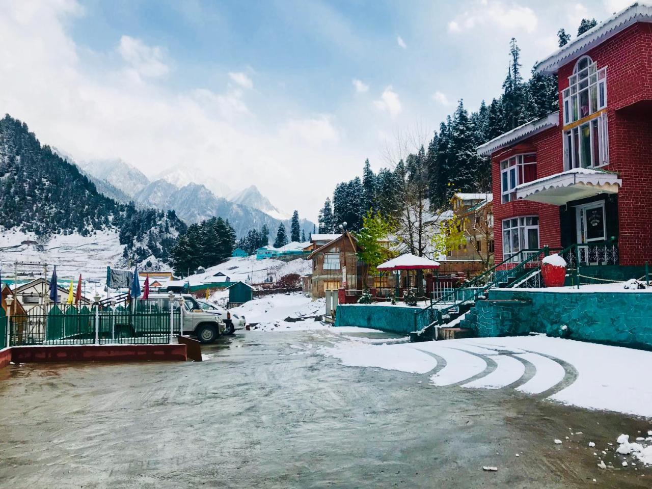 Hotel Glacier Heights Sonamarg Exterior photo